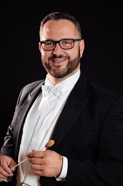 LASZLO  GYÜKER 